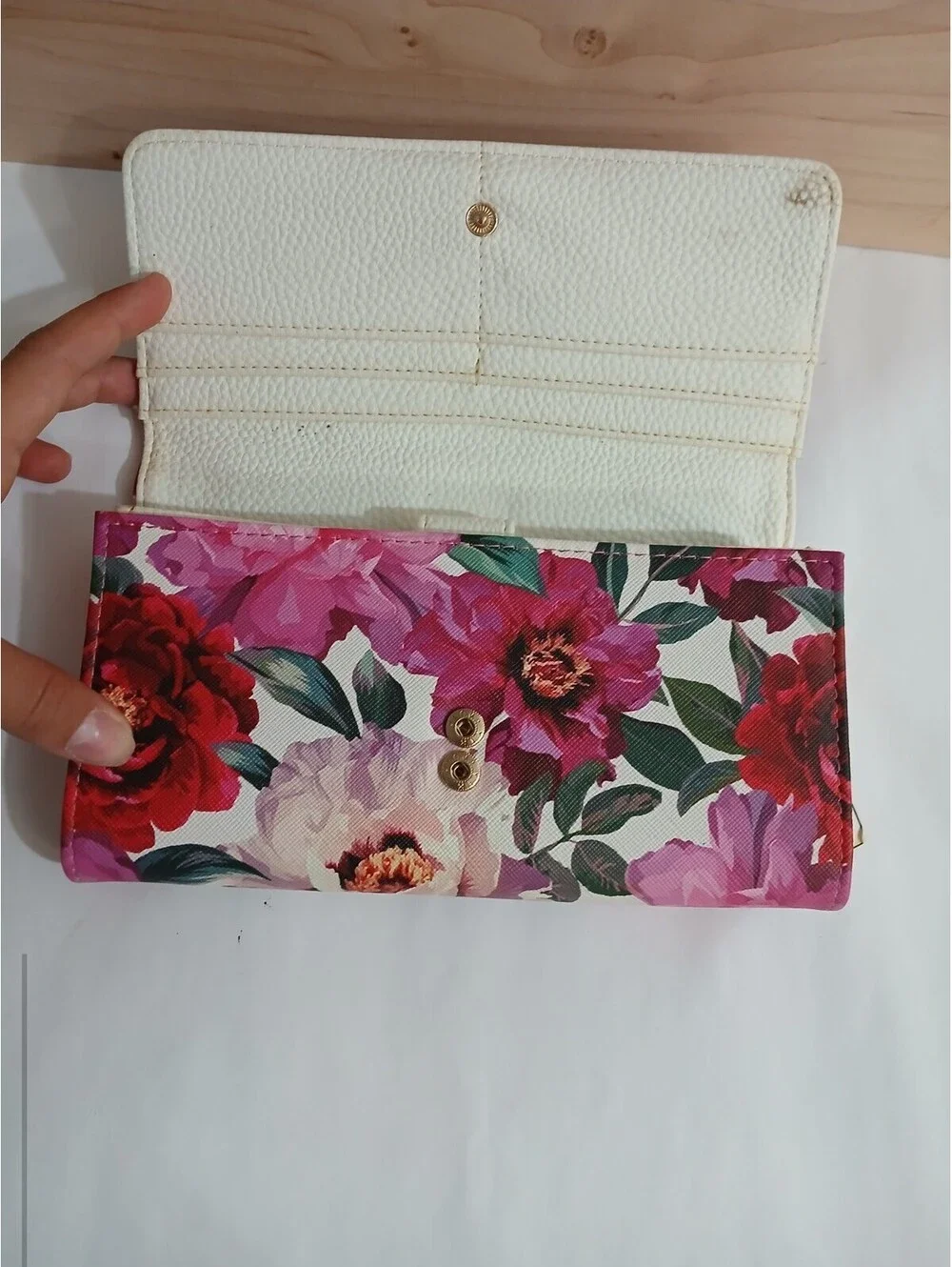 WOMEN'S JULIA BUXTON COLORFUL ROSE WALLET